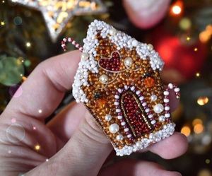 Luxury Pearl Crystal Beaded Brooch Customizable Design Handmade Artistic Statement <b>Accessory</b> for Women/Unisex <b>Wedding</b> Engagement - Product Image 3