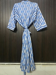 Bata Larga de Verano para Mujer, con Estampado de Rayas Azules y Sol, Manga Larga, Cuello en V, Elegante, 100% Algodón Suave Tejido, Largo Completo - Product Image 4
