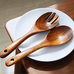Ensemble de cuillères à salade en bois naturel faites à la main |   Ustensiles de cuisine écologiques en 2 pièces |   Compatible lave-vaisselle |   Curio Craft OEM - Product Image 1