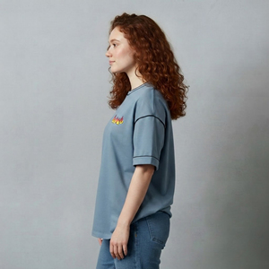 El estilo casual moderno ofrece una comodidad sencilla. Camisetas extragrandes para mujer, perfectas para días relajados, estilo sencillo. Camisetas extragrandes para mujer. - Product Image 3