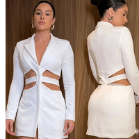 Robe mini blazer structurée pour femme avec détail de ceinture à la taille