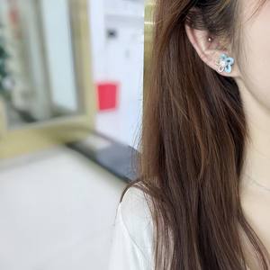 Pendientes de Plata de Ley S925 con Perla de Camelia y Flor de Estrella de Cinco Puntas con Acabado Esmaltado - Product Image 3