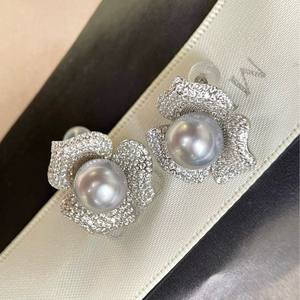 Boucles d'oreilles clous en argent pur 925 de 11-10 mm, blanc froid, avec perles blanches brillantes naturelles d'Australie incrustées, design coréen - Product Image 2