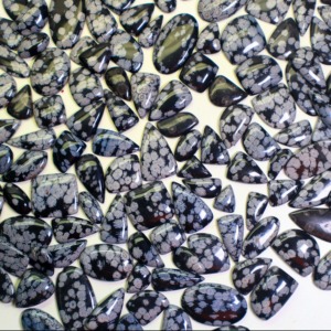Cabujón de Obsidiana Nubosa de Alta Calidad, Gema de Cuarzo Pulido, Cristal Pleocroico Negro en Forma de Copo de Nieve para Joyería - Product Image 5