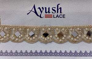Bordure en dentelle élégante avec perles et broderie miroir festonnée pour sari indien, kaftan, lehenga et couture - Product Image 1