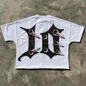 เสื้อยืดกราฟิกโอเวอร์ไซส์สั่งทำพิเศษ ผ้าฝ้ายฟลีซ 100% สตรีทแวร์ รับผลิตแบบ OEM ODM พิมพ์ลายได้ แฟชั่นลำลองสำหรับทุกเพศ น้ำหนักมาก 300 กรัม - Product Image 2