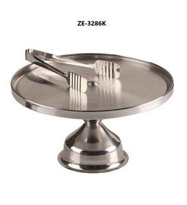 ฐานวางเค้กตกแต่งพร้อมใช้งาน ทำจากสแตนเลส เหมาะสำหรับงานจัดเลี้ยงและงานปาร์ตี้วันหยุด พร้อมแม่พิมพ์เรซิ่นอีพ็อกซี่ จาก Zahid Exports - Product Image 1