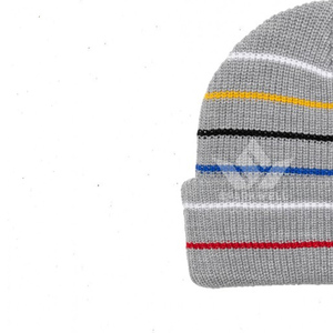 Gorro de Punto a Rayas Gris con Líneas Coloridas, Gorro de Invierno Unisex para Adultos, 56-58CM, Acrílico, Cálido, Estilo Casual - Product Image 2