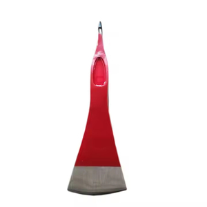Hacha para partir leña con hoja de acero al carbono, mango de madera y cabeza roja, de grado industrial. - Product Image 2