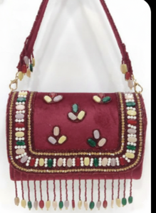 Pochette de luxe en velours ornée de perles faites à la main |   Élégantes pampilles multicolores en pierre avec fermeture éclair pour soirée |   Sac à main de soirée en gros - Product Image 3
