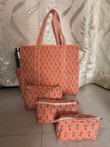Ensemble de sacs fourre-tout en coton imprimé floral orange PRABHAVA avec fermeture ouverte, style classique, écologique, pour usage promotionnel - Product Image 2