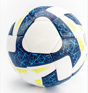 Nouveau design de ballon de football promotionnel, dernier modèle de ballon de football personnalisé en couleur, taille personnalisée pakistanaise, matériau TPU, couture à la main, haute qualité - Product Image 1
