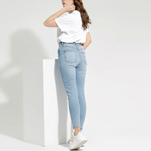 Pantalon en jean large et ajusté sur mesure pour femme, style décontracté, délavé, idéal pour le sport, avec devant plat - Product Image 5