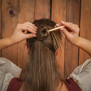 Épingle à cheveux en os véritable style Viking, accessoire capillaire parfait pour elle - Product Image 3