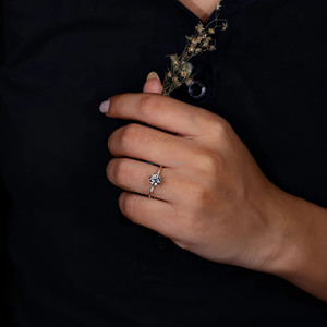 Anillo de compromiso de diamante cultivado en laboratorio certificado IGI, anillo de aniversario de bodas de siete piedras para mujer, anillo de promesa único para esposa - Product Image 2