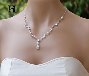 Collier de mariée délicat en diamant de laboratoire en forme de feuille de vigne avec pendentif taille poire et perle en forme de branche d'olivier - Product Image 5