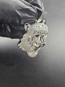Colgante de Cabeza de Tigre con Diamantes de Moissanita Hechos a Mano, Colgante de Plata 925 con Incrustaciones de Diamantes, Colgante Estilo Hip Hop para Hombre - Product Image 4