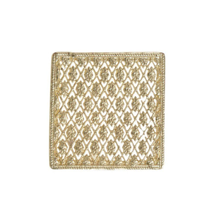 Posavasos circular de metal con arte lineal grabado de montañas y olas dentro del borde, disponible a precios de mayorista. - Product Image 2