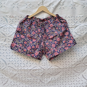 Nuevo Conjunto de Pijama de Algodón con Estampado de Bloques, Camisa con Botones y Pantalones Cortos con Cintura Elástica, Ropa de Dormir Cómoda para Mujer - Product Image 3
