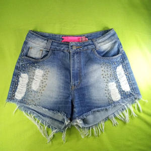 Shorts de mezclilla de tiro medio personalizados para mujer con pedrería, estilo casual y elegante, a la moda para verano, corte recto, cintura con logo sexy - Product Image 3