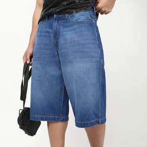 Shorts en jean pour homme au design minimaliste et épuré, style polyvalent, coutures renforcées, durables, 100% coton, décontractés - Product Image 1