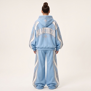 Conjunto de chándal de lujo para mujer, azul bebé con pedrería, ribete plateado, sudadera con capucha oversize y pantalones de chándal de pierna ancha, estilo streetwear. - Product Image 2