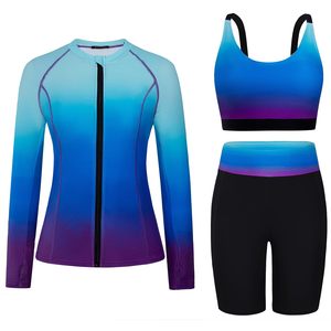Ensemble de natation personnalisé pour femmes, haut de gamme, avec sublimation, comprenant un rashguard à manches longues, une brassière de sport et un short de bain pour le surf - Product Image 1