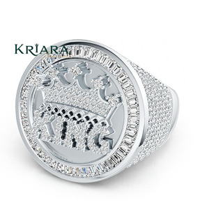Bague Cocktail Homme en Argent 925 et Or 18K avec Moissanite, Design Couronne, Sertissage Pavé, Plaqué Rhodium, Bijou de Luxe Tendance - Product Image 1