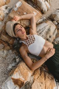 เสื้อครอปผูกเชือกผ้าเรยอนสำหรับผู้หญิง สไตล์โบฮีเมียน ชุดชายหาด เสื้อสำหรับวันหยุดฤดูร้อน เสื้อผ้ารีสอร์ทน้ำหนักเบา ราคาขายส่ง - Product Image 2