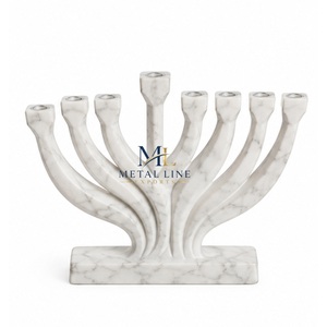 Menorah de Resina Rosa Pálido para Hanukkah con Portavelas Dorados, Candelabro de Resina Imitación Mármol para Hanukkah, Proveedor de Portavelas Judíos - Product Image 6