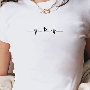 Camiseta corta de moda para mujer con tema de caza y línea de latidos del corazón - Product Image 4