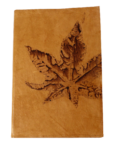 Carnet en cuir vintage fait main, papier de haute qualité, personnalisé, format A5, couverture rigide, pages vierges, impression possible. - Product Image 1