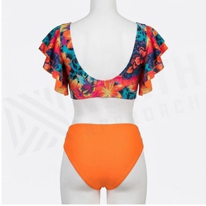 Ensemble bikini 2 pièces à imprimé floral avec haut court à volants et bas hipster orange, maillot de bain pour femme à col en V profond - Product Image 2