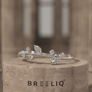 Anillo de Oro Sólido de 14K Inspirado en la Naturaleza con Diamantes Cultivados en Laboratorio en Forma de Marquesa y Redondos, Diseño Delicado de Rama de Hoja - Product Image 4