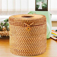 Boîte de rangement rectangulaire écologique en jonc de mer avec couvercle, tressée à la main, avec poignée et fermeture à bouton pour rangement polyvalent