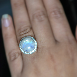 แหวนมูนสโตนธรรมชาติ เครื่องประดับพลอย แหวนเงินแท้ 925 สำหรับเป็นของขวัญสำหรับเธอ - Product Image 4
