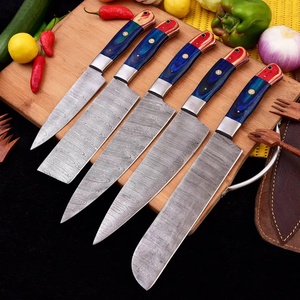 UA Supplies – Ensemble de 5 couteaux de chef en acier Damas forgé à la main, manche ergonomique en bois, style moderne, pleine longueur de lame, ambidextre - Product Image 1
