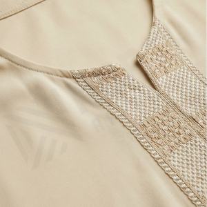 Venta al por Mayor de Nuevas y Elegantes Abayas Modestas para Mujer con Mangas de Murciélago, Material Brillante, Ropa Islámica, Vestidos de Moda para Damas - Product Image 4