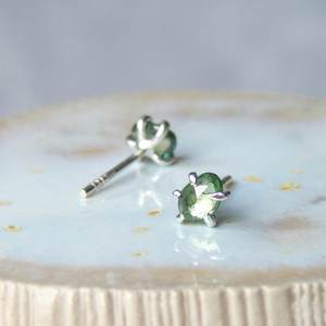 Pendientes de Plata con Zafiro Verde Natural, Corte Redondo, Engaste en Bisel, Certificado IGI, Joyería Artesanal Hecha a Mano para Mujer, Regalo - Product Image 2