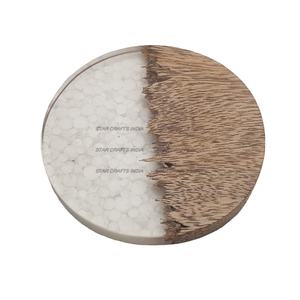 ชุดที่รองแก้วทรงกลมอีพ็อกซี่มีโลโก้ไม้โมโนแกรมไม้ธรรมชาติที่แกะสลักได้ทันสมัย - Product Image 1