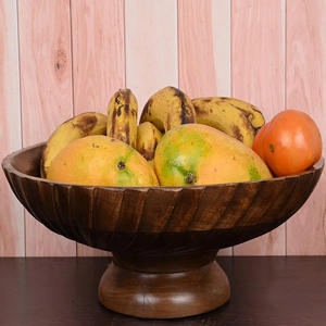 Cuenco grande de madera de mango hecho a mano seguro para alimentos e ideal para uso diario en la cocina o la mesa de comedor para servir ensaladas y frutas - Product Image 5