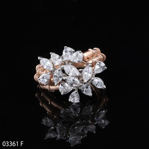 แหวนเพชรแล็บโกรว์ทรงบริลเลียนต์ ทองคำขาว 18K ชุบทองคำ ประดับเพชรจาก DVINS JEWELS ได้รับการรับรองจาก IGI เหมาะสำหรับเป็นของขวัญในงานหมั้นสำหรับผู้หญิง - Product Image 6
