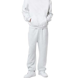 Pantalones ultraligeros y transpirables para hombre - Tela de secado rápido, perfectos para viajes y aventuras al aire libre. Disponibles pantalones para hombre. - Product Image 1