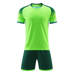 Tenues de football tendance entièrement personnalisables, ensembles de football en gros, vêtements de football confortables, fabrication professionnelle, prix abordable, pour hommes - Product Image 1