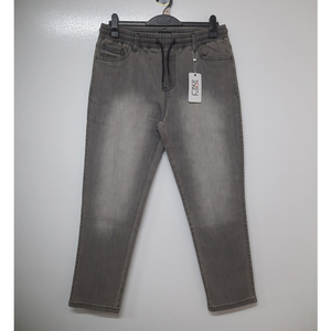Pantalon long en denim tendance pour homme, style slim fit, tissu denim de haute qualité, durabilité longue durée, confortable pour le quotidien - Product Image 1