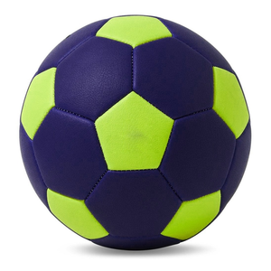 RUN APPAREL (PRIVATE) LIMITED HB-0003 Balón de Fútbol de Cuero PU Laminado Personalizado con Impresión, Agarre Antideslizante y Duradero - Product Image 2