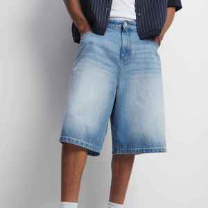 Short en jean bleu foncé coupe ample pour homme, taille mi-haute, jambe droite, en coton, style décontracté d'été avec poches, finition brute - Product Image 6