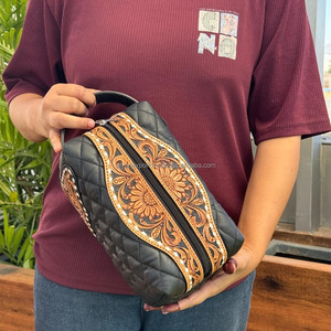 メーカーカスタマイズ手足キルティングレザー化粧品収納ファッション耐久性のある本革旅行トイレタリーメイクバッグ