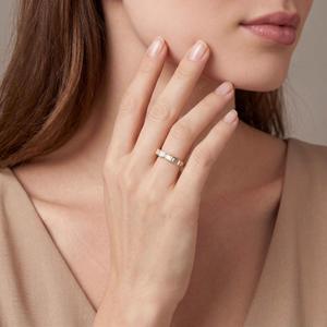 Bague en or rose 9 carats avec diamant de laboratoire, serti clos, forme fantaisie, taille baguette, or blanc, or jaune, intemporelle, fine. - Product Image 6