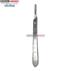 ชุดเครื่องมือผ่าตัดสแตนเลส พร้อมกรรไกรเย็บแผลแบบใช้มือ ด้ามมีดผ่าตัดขนาด 4.5 นิ้ว # 4 10 ปลอดเชื้อ CE - Product Image 4